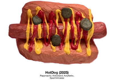Ein Hot Dog aus Pappmaché